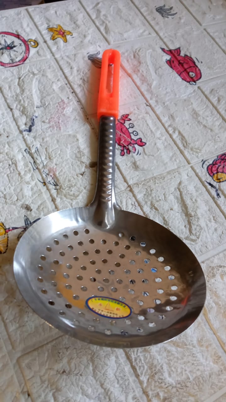 Colander Spoon, Non Slip Hand Polished Thickened Hot Pot Spoon for Kitchen for Restaurant, Stainless Steel Cooking Colander Skimmer Slotted Spoon Kitchen Strainer Ladle with Long Handle for Kitchen Cooking Baking (35 Cm & 34Cm) Colander Spoon, Non Slip Hand Polished Thickened Hot Pot Spoon for Kitchen for Restaurant, Stainless Steel Cooking Colander Skimmer Slotted Spoon Kitchen Strainer Ladle with Long Handle for Kitchen Cooking Baking (35 Cm & 34Cm)